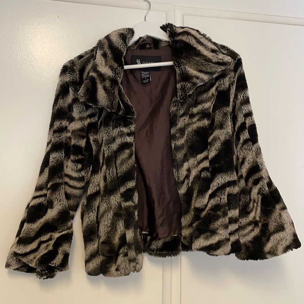 Faux fur “Sisters” brand